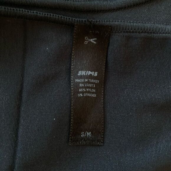 SKIMS Essential Raw High Crew Neck Onyx Bodysuit Sz S/M NWOT - Picture 10 of 15